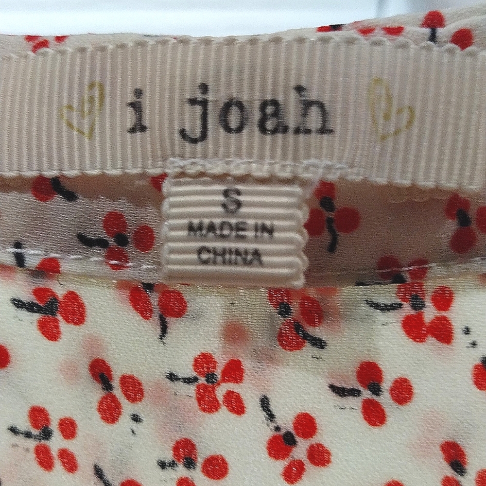 Floral sleeveless shirt. Sz small.